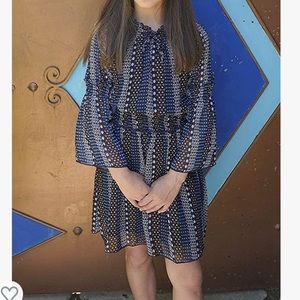 Smukke big girls off the shoulder dress. Size 10